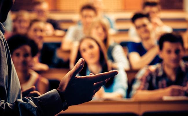 झारखंड में फर्जी डिग्री पर नौकरी कर रहे हैं लेक्चरर्स, एक कॉलेज से तीन की सेवा समाप्त