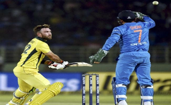 धीमी बल्‍लेबाजी पर ट्रोल हुए धौनी, आंकड़े कहते हैं कुछ और...