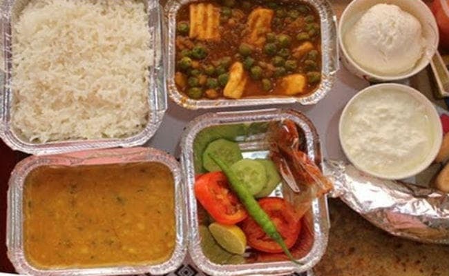 अब आप कहीं से भी चेक कर सकेंगे रेलवे की रसोई में बनने वाले खाने की क्वालिटी, जानिये कैसे...?
