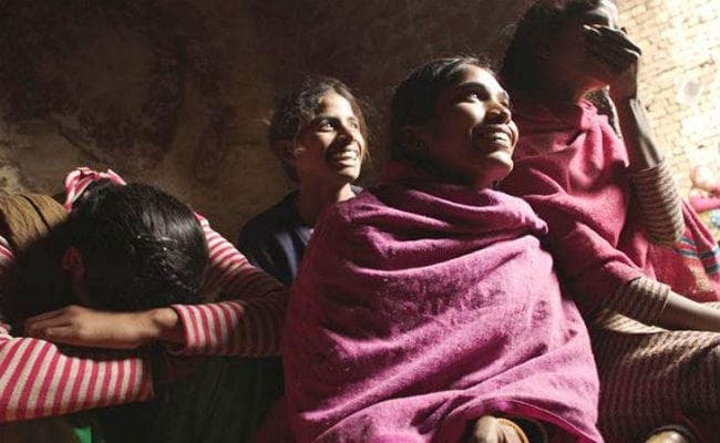 Oscar 2019: हापुड़ की लड़कियों पर बनी फिल्म को मिला ऑस्कर, गांव में जश्न का माहौल