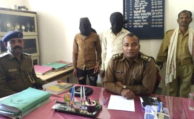ट्रक चालक से रुपये छीनकर भाग रहे दो अपराधी को पुलिस ने दबोचा