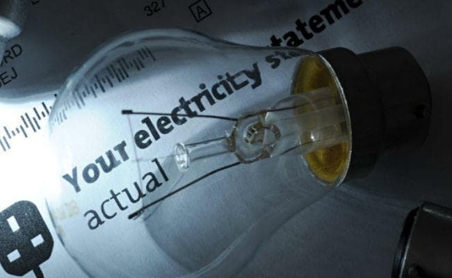 पटना : बिजली की दरों में कोई बढ़ोतरी नहीं, समय पर भुगतान नहीं करने पर सरचार्ज अब 0.25% घटकर 1.25%