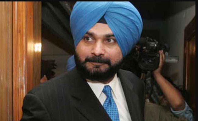 #Surgicalstrike2: PoK में भारतीय वायुसेना के हमले पर बोले सिद्धू- लोहा लोहे को काटता है