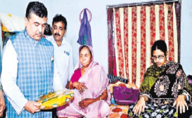 भारतीय वायुसेना की कार्रवाई से बहुत खुश हूं सीने में आग धधक रही है : शहीद सुदीप के पिता