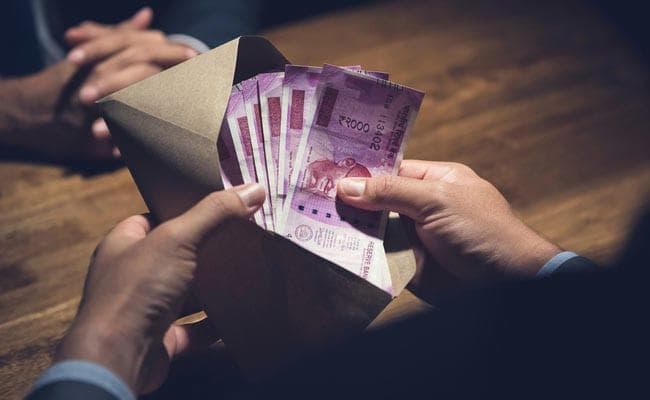 शिक्षक की नौकरी के नाम पर महिला से ठगी