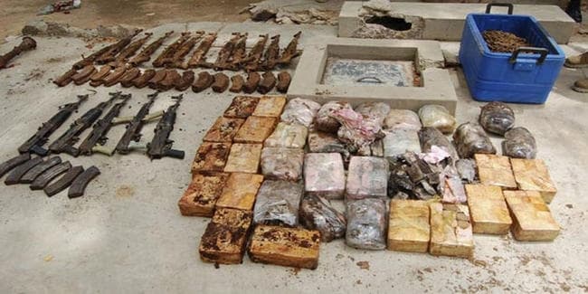 दुमका : 100 किलो विस्फोटक व 77 कारतूस बरामद