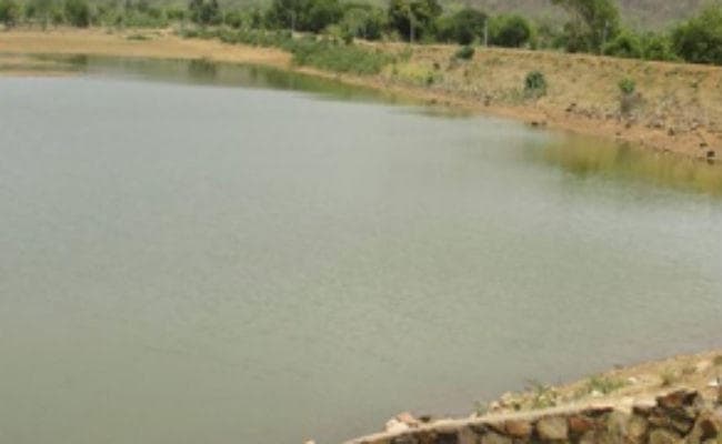 रांची : महिला से बातचीत में खूंटी के भूमि संरक्षण पदाधिकारी ने कहा, तालाब जीर्णोद्धार में निदेशालय से जिला तक जाता है पैसा