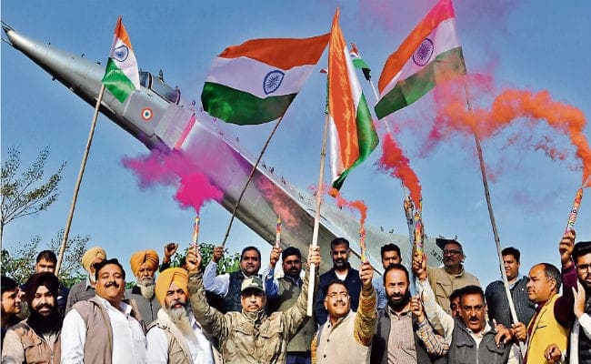 दहशत में पाकिस्तान : हर चुनौती से निबटने को तैयार हैं हम