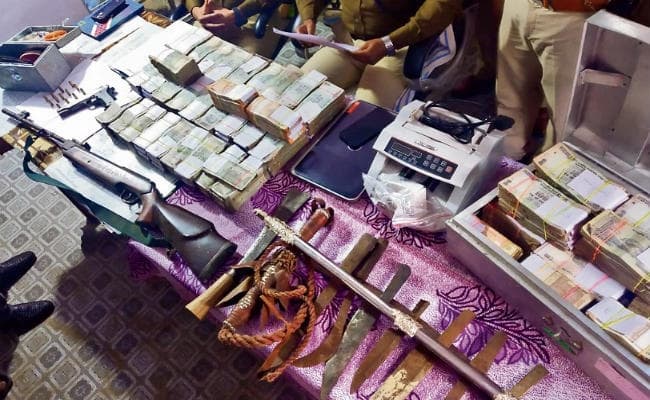 सीवान : टेंट हाउस में मजदूर था असगर, तंत्र के जाल से बनाये करोड़ों, कारनामों को छिपाने को थामा था भाजपा का दामन