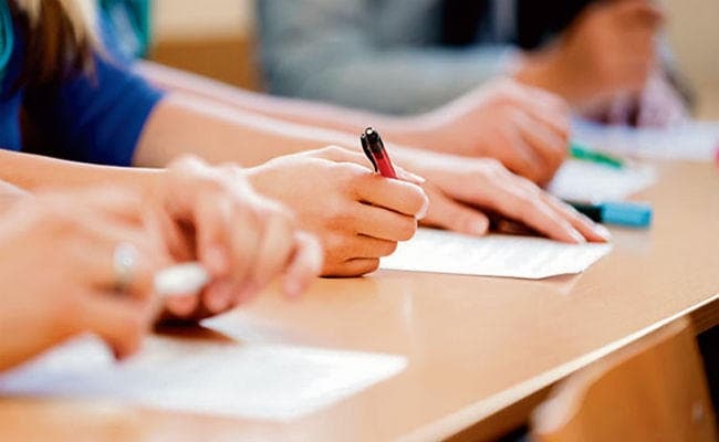 पटना : सीबीएसइ ने परीक्षार्थियों एवं अभिभावकों को चेताया, फेसबुक, ट्विटर और फेक वीडियो की सूचनाओं पर नहीं करें भरोसा