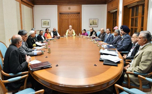 भारत-पाक तनाव के बीच पीएम मोदी ने की तीनों सेनाध्‍यक्ष के साथ हाई लेवल मीटिंग