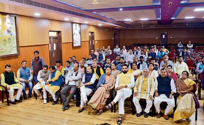 पटना : ......जब पीएम ने कार्यकर्ताओं से पूछा, कैसे हैं आप