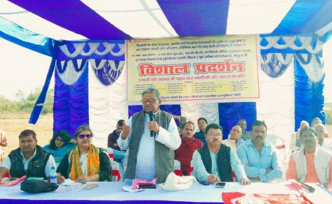 बड़कागांव में विस्थापन के विरुद्ध निकली गयी विशाल रैली