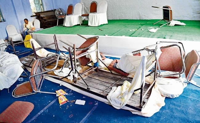 पटना : एक बार फिर हंगामे की भेंट चढ़ गयी बैठक, नहीं पास हुआ बजट, उपाध्यक्ष ने रजिस्टर फाड़ा, विधायक की ओर कुर्सी फेंकी