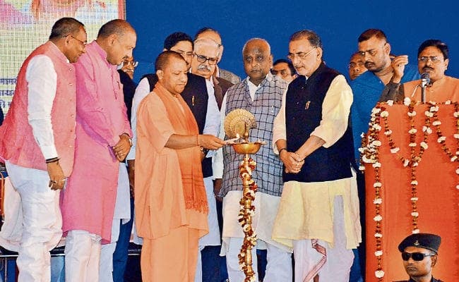 पश्चिमी चंपारण : नीतीश के नेतृत्व में आगे बढ़ रहा है बिहार : योगी आदित्यनाथ
