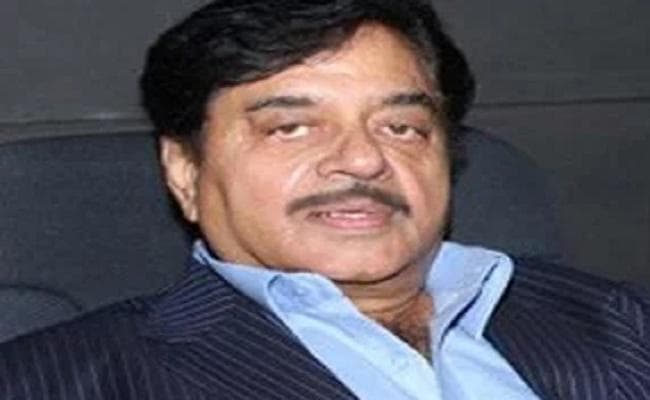 NDA की रैली में नहीं दिखे शत्रुघ्न, पटना साहिब से चुनाव लड़ने के सवाल पर अपने खास अंदाज में दिया ये जवाब