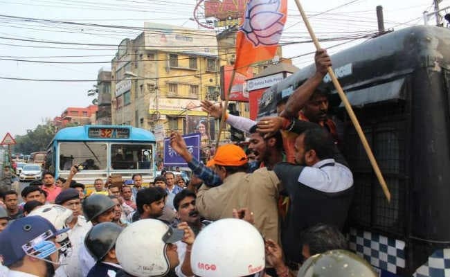 भाजपा कार्यकर्ता पुलिस से भिड़े, कई लोग घायल