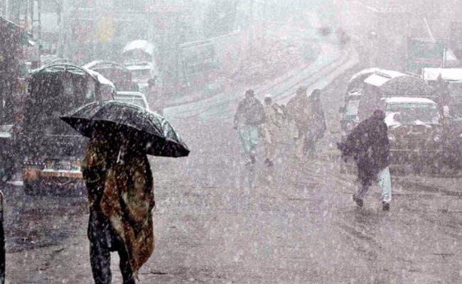 बलूचिस्तान में भारी बर्फबारी, बारिश से 10 लोगों की मौत