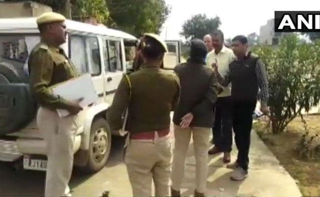 राजस्थान : हॉस्टल की वार्डन और उसके पति पर नाबालिग छात्राओं के साथ छेड़छाड़ का मामला दर्ज