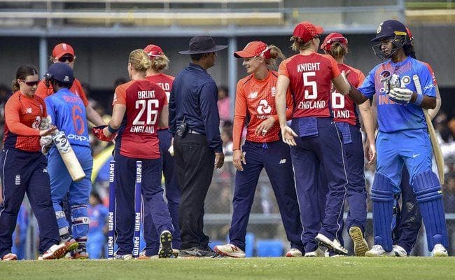 इंग्लैंड ने भारतीय महिला टीम को 41 रन से हराया, टी20 में लगातार पांचवीं हार