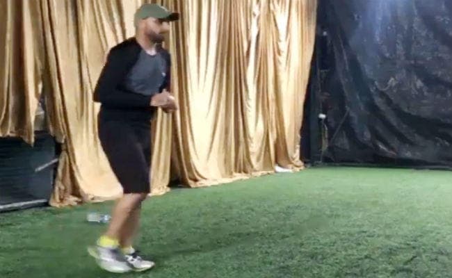 हरभजन सिंह की धारदार गेंदबाजी, गेंद से लगाया निशाना और फिर...