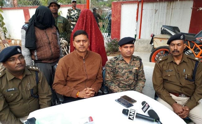 सिमडेगा पुलिस ने 5 लाख के इनामी आपराधिक संगठन डी कंपनी के सुप्रीमो को किया गिरफ्तार