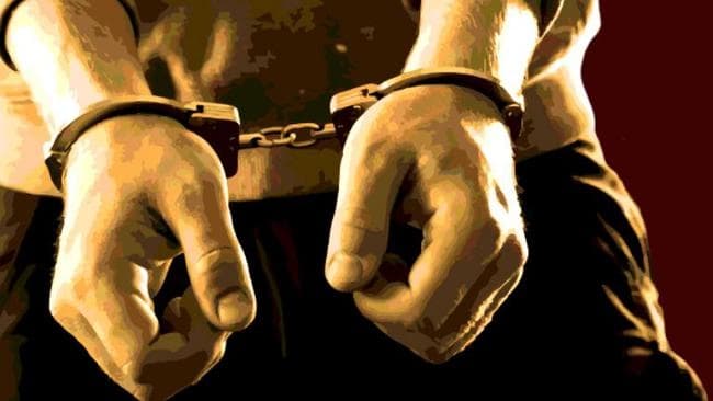 फर्जी नौसेना अधिकारी गिरफ्तार