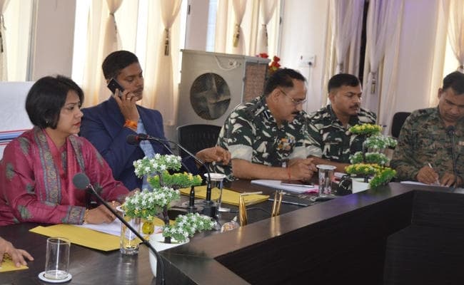 15 मार्च तक जिले के हर बूथ पर बहाल हो मूलभूत सुुविधाएं : उपायुक्त