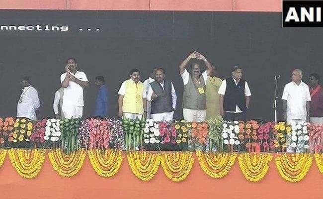 कर्नाटक : कांग्रेस के बागी विधायक उमेश जाधव भाजपा में शामिल, खड़गे के खिलाफ लड़ेंगे चुनाव