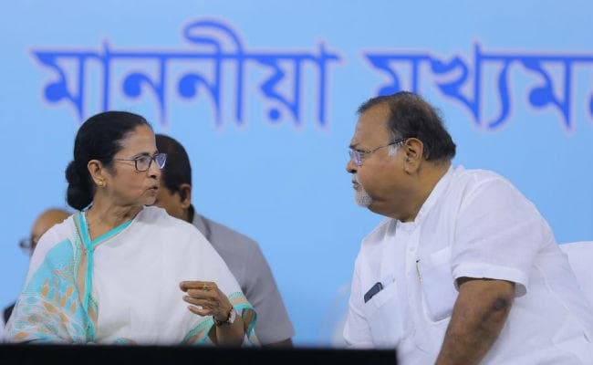 हावड़ा में हिंदी विश्वविद्यालय का सीएम ममता बनर्जी ने किया शिलान्यास