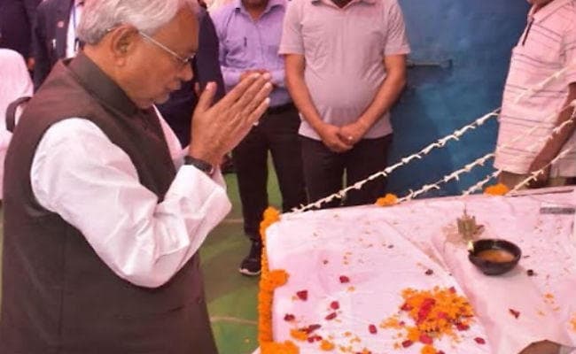 पटना : आज शहीद पिंटू व रतन के घर जायेंगे मुख्यमंत्री नीतीश कुमार, परिजनों की समस्याओं की लेंगे जानकारी