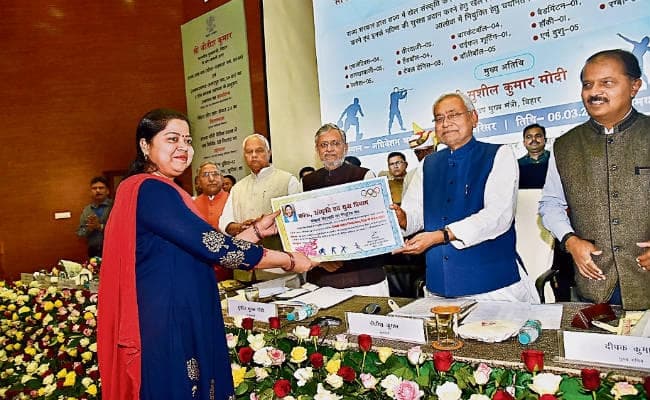 पटना में अब 20 दिनों के अंदर पास होगा नक्शा, सीएम नीतीश ने दी डीजीपी को नसीहत, कहा- गंभीरता से करें अपना काम