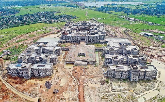 रांची : हाइकोर्ट भवन के निर्माण में 330 करोड़ के काम के बाद रामकृपाल कंस्ट्रक्शन का कांट्रेक्ट होगा खत्म, सीएम ने दी सहमति