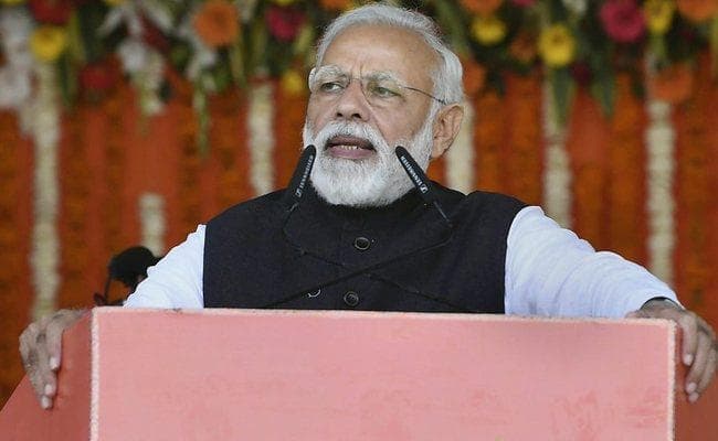मोदी का विपक्ष पर निशाना, कहा - सेना के पराक्रम को नीचा दिखानेवालों को शर्म आनी चाहिए