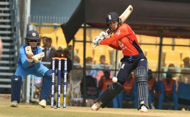 भारतीय महिला टीम ने तीसरे टी20 मैच में इंग्लैंड को जीत तोहफे में दी