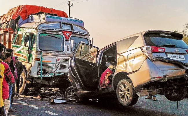 बक्सर में मुंडन कराने के बाद रांची लौट रहे एक ही घर के नौ की मौत, रामगढ़ में हुआ हादसा