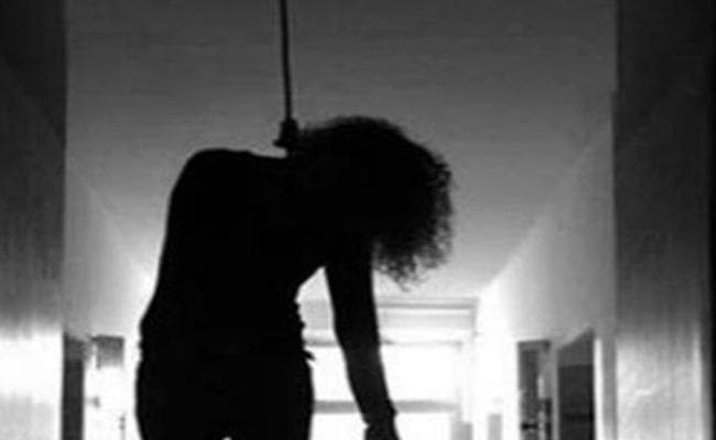 बेलियाघाटा : फ्लैट से मिला छात्रा का झूलता शव