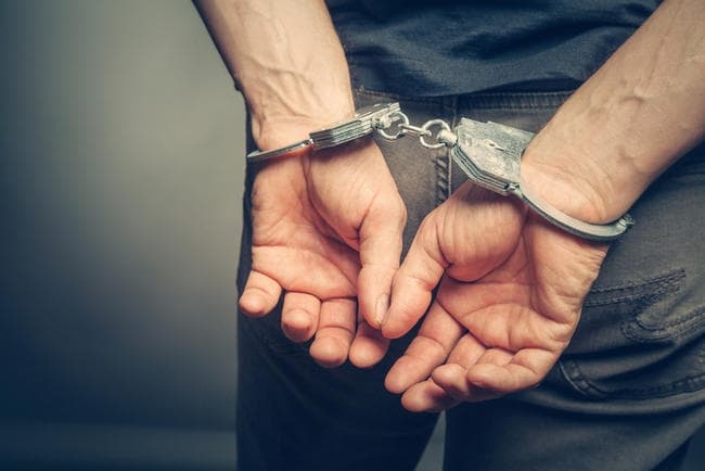 98 हजार रुपये के जाली नोटों संग तस्कर गिरफ्तार