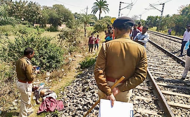 खुसरूपुर : मोबाइल बचाने के चक्कर में ट्रेन से गिरा युवक, मौत