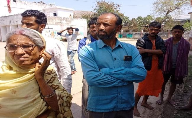 नदी में डूब रही थी बहन, बचाने कूद गयी बड़ी बहन, दोनों ने गंवाई जान