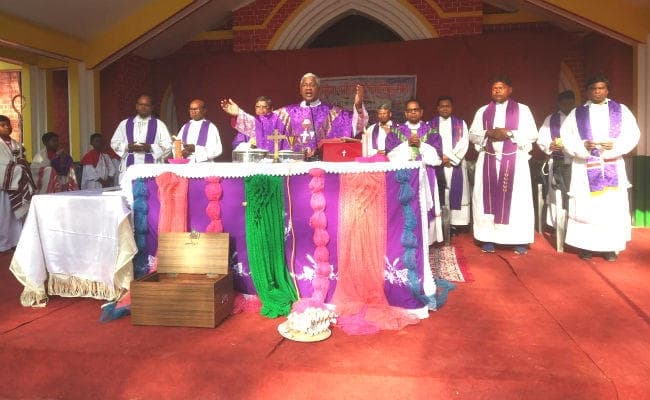 ईश्वर की दी गयी जिम्मेवारियों को पूर्ण करना हमारा कर्तव्य : फादर मरियानुस