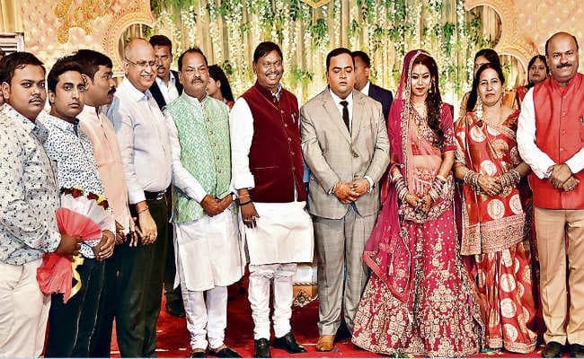 रांची : ललित-पूर्णिमा के रिसेप्शन में खास से लेकर आम तक हुए शामिल