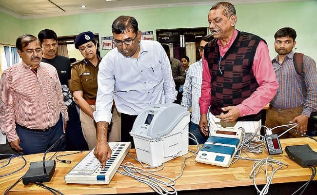 पटना : 50 हजार से अधिक कैश लेकर चलें तो पुलिस, दस लाख से अधिक तो इनकम टैक्स को देना होगा जवाब