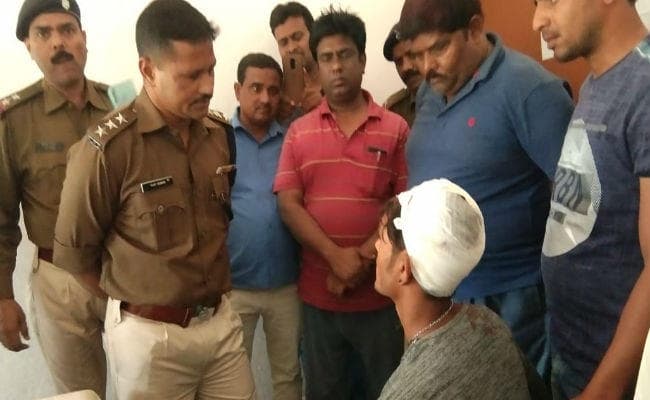 बहनों की शिकायत पर छेड़छाड़ करने वालों से पूछताछ करने गये दो युवकों से मारपीट, एक की मौत