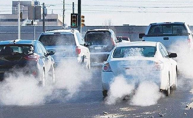 सुप्रीम कोर्ट का सवाल - पटाखों पर ही पाबंदी क्यों, ऑटोमोबाइल से भी होता है प्रदूषण