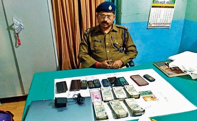 वजीरगंज : तीन साइबर ठग धराये, 3.12 लाख बरामद