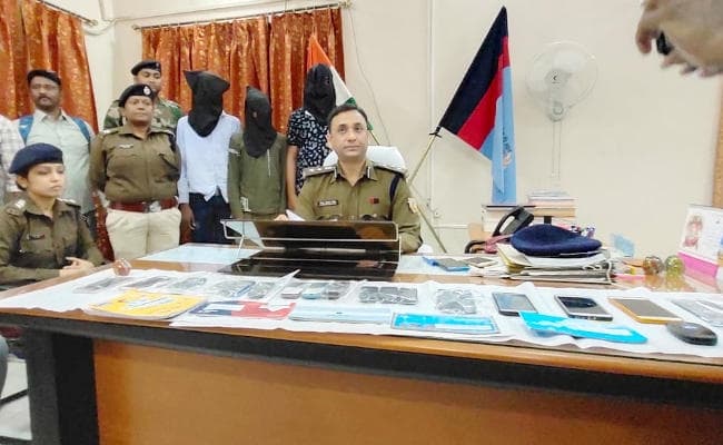 इंडियन आईडल की पार्टिसिपेंट अवंती पटेल के एकाउंट से 1.75 लाख उड़ाने वाला देवघर से गिरफ्तार