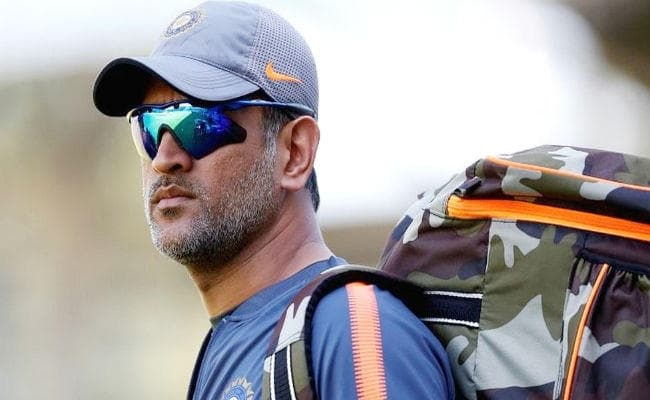 धौनी की अहमियत को कभी कम आंकने की गलती मत करना : क्‍लार्क