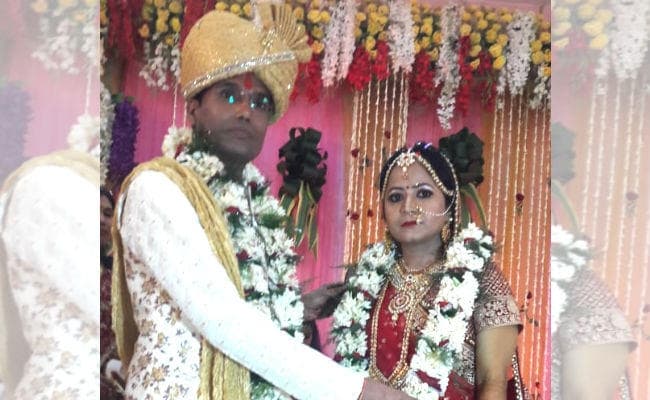 जेनेवा में चल रहे ''महाप्रयोग'' में शामिल झारखंड के वैज्ञानिक डॉ सिद्धार्थ परिणय सूत्र में बंधे