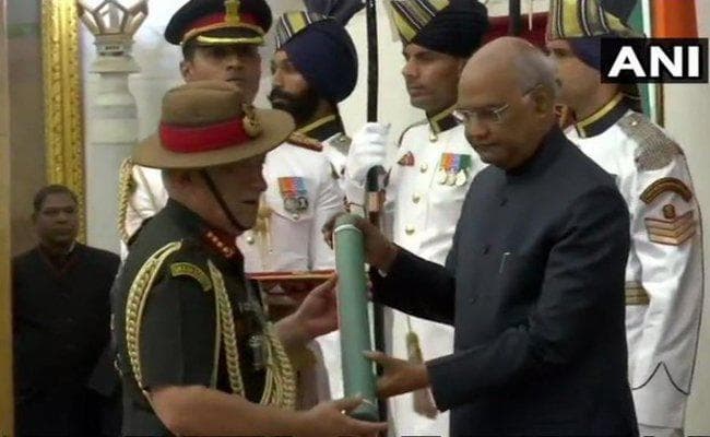 राष्ट्रपति ने जवानों को कीर्ति, शौर्य चक्र से किया सम्मानित, सेना प्रमुख को मिला परम विशिष्ट सेवा मेडल